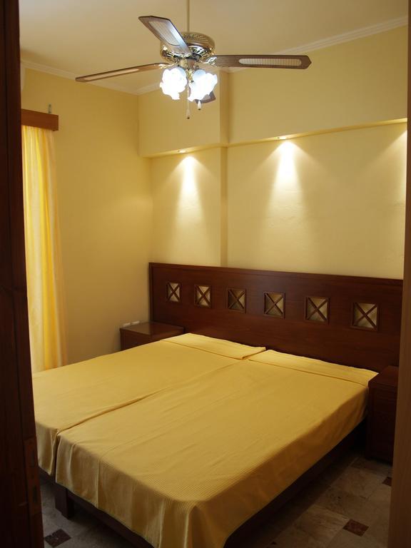 La Fontaine Apartments Kandia Chambre photo